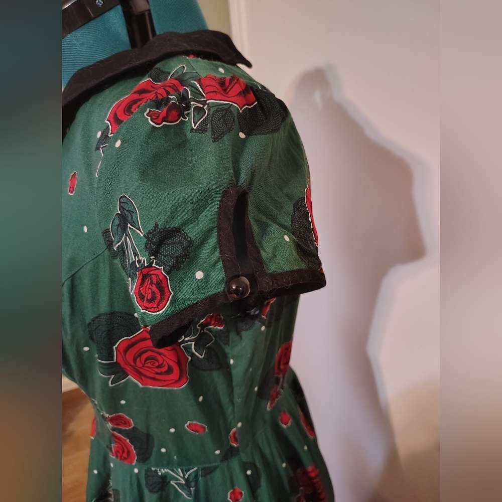 Hell Bunny Green Rose Print Midi Dress with Black Collar - Picture 3 of 6